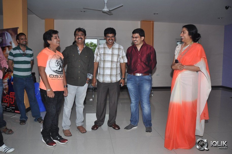 Chiranjeevi-at-Sachin-Tendulkar-Kadu-Premiere-Show